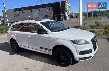 Позашляховик / Кросовер Audi Q7 2012 в 