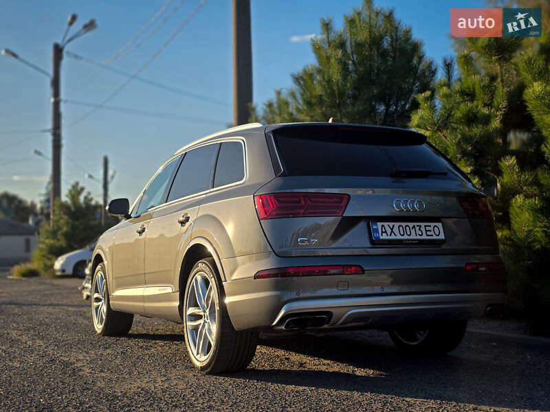 Позашляховик / Кросовер Audi Q7 2017 в Харкові
