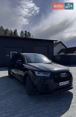 Позашляховик / Кросовер Audi Q7 2018 в 