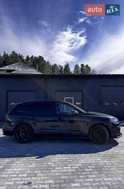 Позашляховик / Кросовер Audi Q7 2018 в 