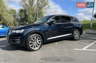 Позашляховик / Кросовер Audi Q7 2016 в 