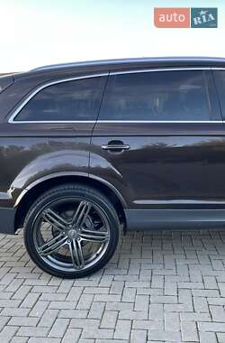 Внедорожник / Кроссовер Audi Q7 2011 в 