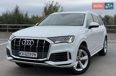 Позашляховик / Кросовер Audi Q7 2023 в 