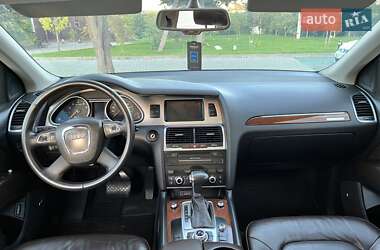 Внедорожник / Кроссовер Audi Q7 2011 в 