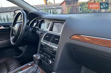 Внедорожник / Кроссовер Audi Q7 2011 в 