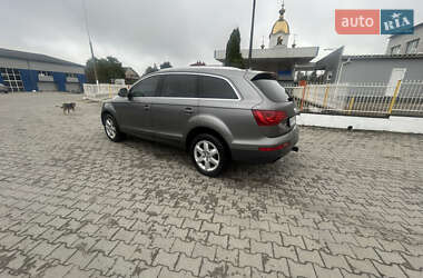 Позашляховик / Кросовер Audi Q7 2012 в 