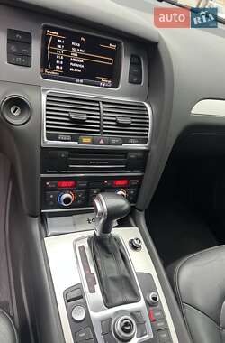 Позашляховик / Кросовер Audi Q7 2013 в 