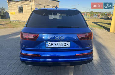 Позашляховик / Кросовер Audi Q7 2016 в 