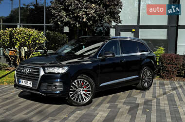 Внедорожник / Кроссовер Audi Q7 2016 в 