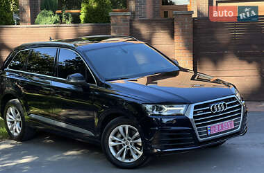 Внедорожник / Кроссовер Audi Q7 2017 в 