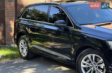 Внедорожник / Кроссовер Audi Q7 2017 в 