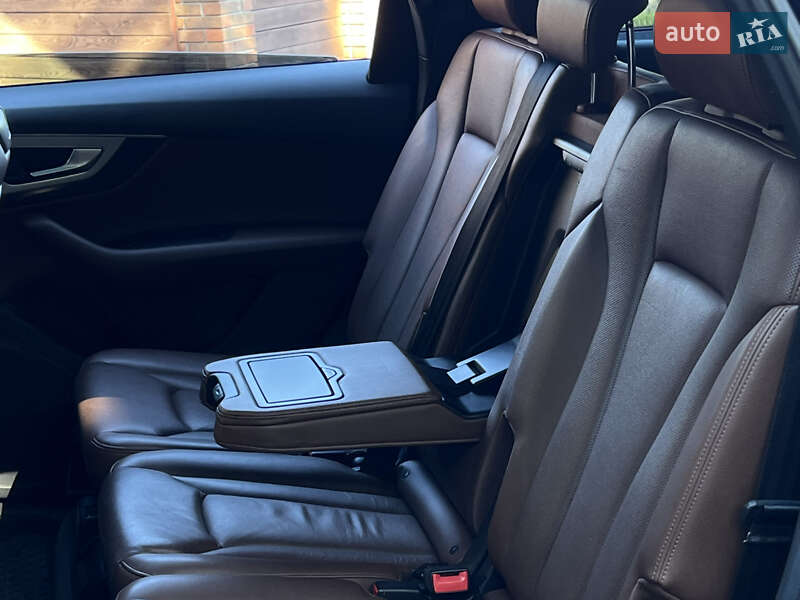 Позашляховик / Кросовер Audi Q7 2017 в Тернополі