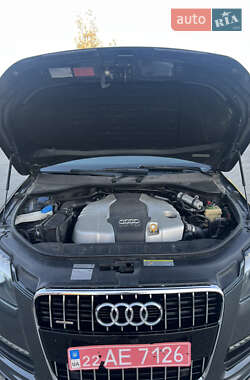 Позашляховик / Кросовер Audi Q7 2014 в 