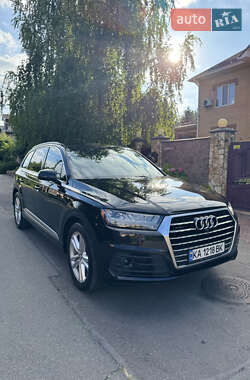 Внедорожник / Кроссовер Audi Q7 2017 в 