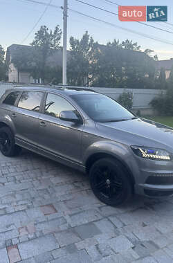 Позашляховик / Кросовер Audi Q7 2013 в 