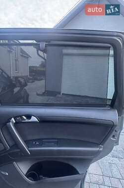 Позашляховик / Кросовер Audi Q7 2013 в 