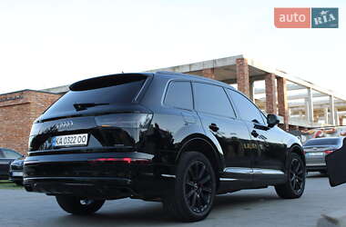 Позашляховик / Кросовер Audi Q7 2016 в 