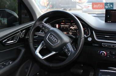 Позашляховик / Кросовер Audi Q7 2016 в 