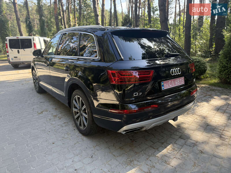 Позашляховик / Кросовер Audi Q7 2017 в Львові