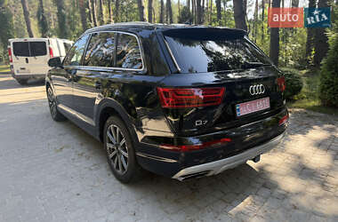 Позашляховик / Кросовер Audi Q7 2017 в 