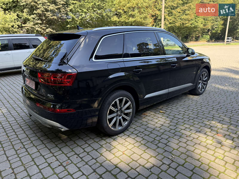 Позашляховик / Кросовер Audi Q7 2017 в Львові