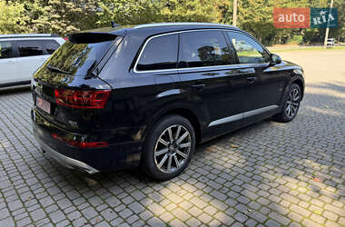 Позашляховик / Кросовер Audi Q7 2017 в 