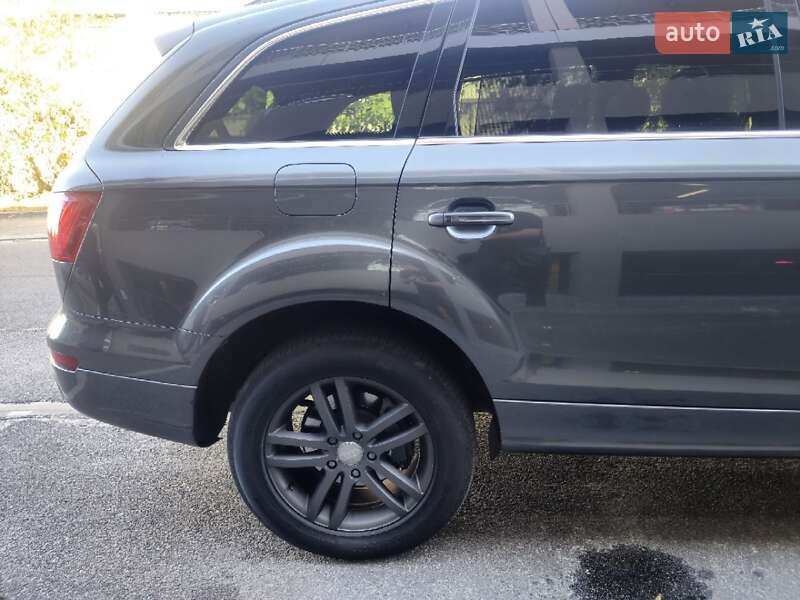Позашляховик / Кросовер Audi Q7 2015 в Львові