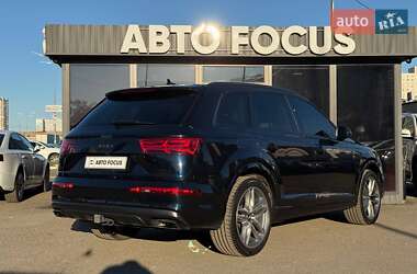 Внедорожник / Кроссовер Audi Q7 2017 в 
