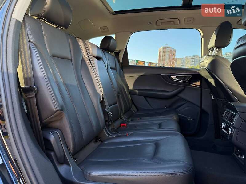 Позашляховик / Кросовер Audi Q7 2017 в Києві