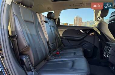 Внедорожник / Кроссовер Audi Q7 2017 в 