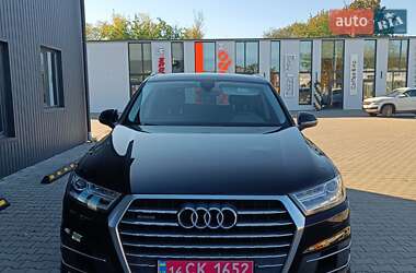 Позашляховик / Кросовер Audi Q7 2017 в Дубні