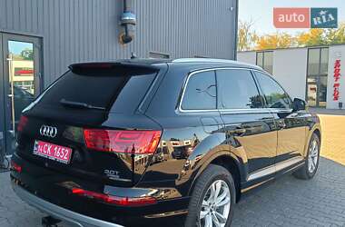 Внедорожник / Кроссовер Audi Q7 2017 в 