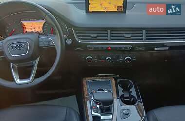 Внедорожник / Кроссовер Audi Q7 2017 в 