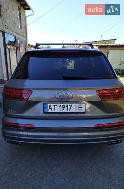 Внедорожник / Кроссовер Audi Q7 2017 в 