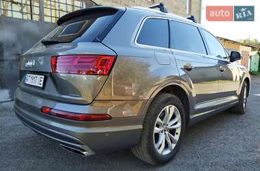Внедорожник / Кроссовер Audi Q7 2017 в 