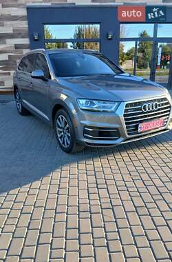 Внедорожник / Кроссовер Audi Q7 2017 в Владимире
