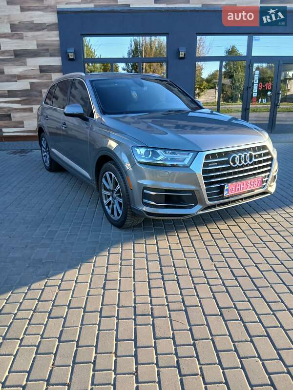 Внедорожник / Кроссовер Audi Q7 2017 в Владимире