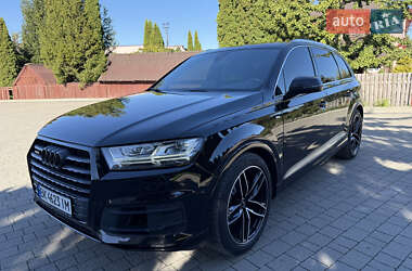 Внедорожник / Кроссовер Audi Q7 2015 в 