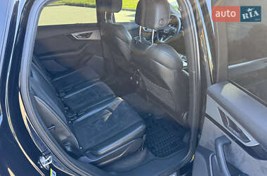 Внедорожник / Кроссовер Audi Q7 2015 в 