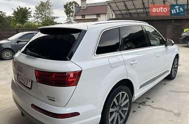 Позашляховик / Кросовер Audi Q7 2016 в 