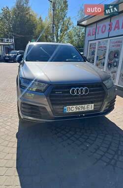 Позашляховик / Кросовер Audi Q7 2015 в Шептицькому