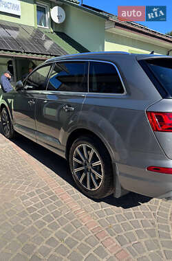 Внедорожник / Кроссовер Audi Q7 2015 в 