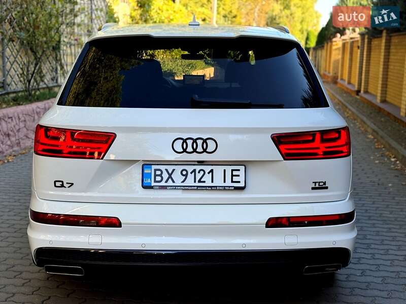 Позашляховик / Кросовер Audi Q7 2017 в Хмельницькому