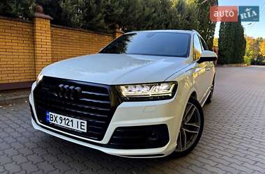 Внедорожник / Кроссовер Audi Q7 2017 в 