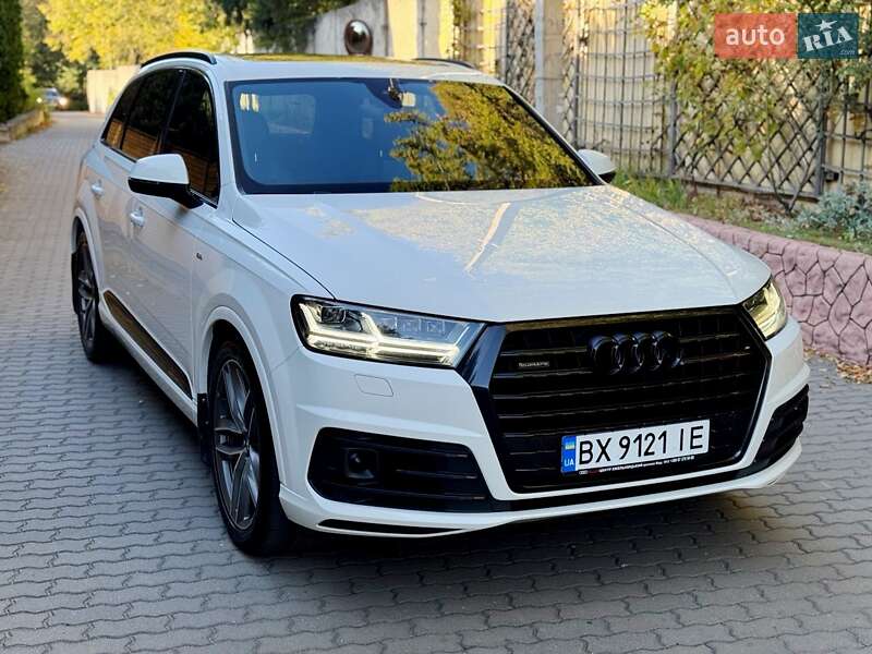 Позашляховик / Кросовер Audi Q7 2017 в Хмельницькому