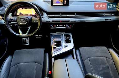 Внедорожник / Кроссовер Audi Q7 2017 в 