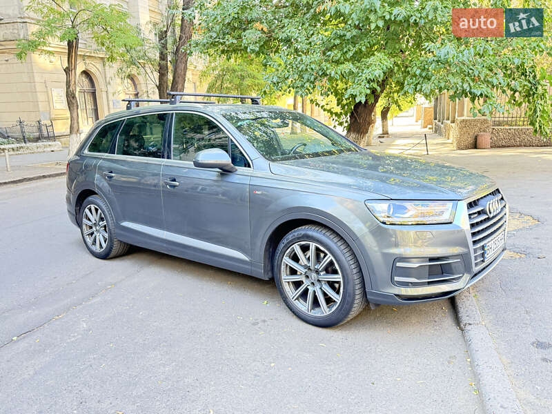 Внедорожник / Кроссовер Audi Q7 2015 в Одессе