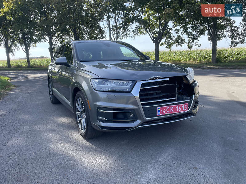 Позашляховик / Кросовер Audi Q7 2017 в Володимирі