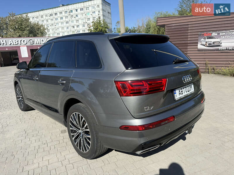 Позашляховик / Кросовер Audi Q7 2015 в Запоріжжі