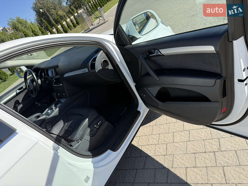 Позашляховик / Кросовер Audi Q7 2011 в Дрогобичі